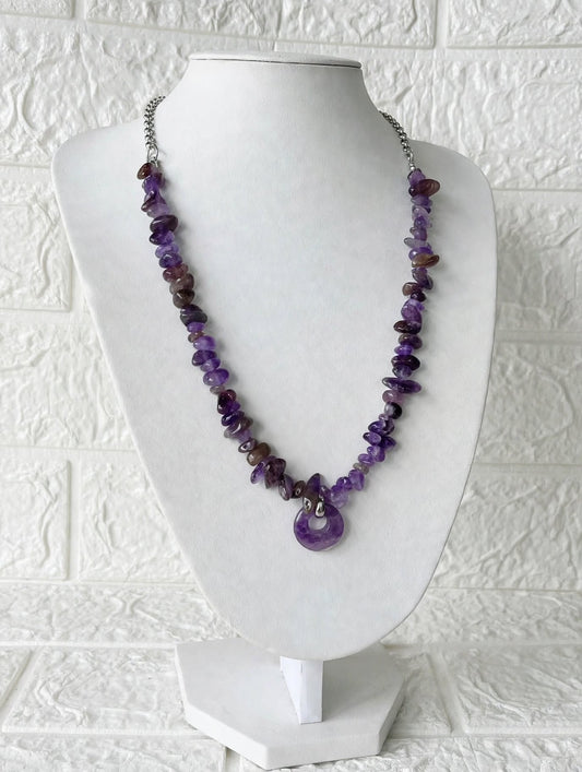 Collar de piedras naturales