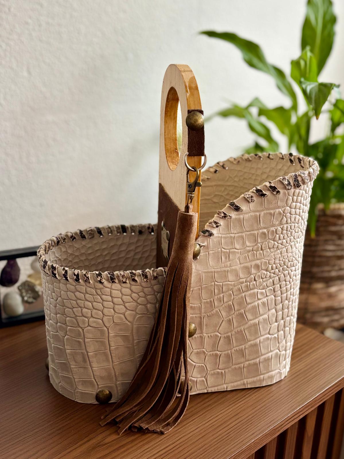 Matera de Cuero y Madera - TESTARUDA