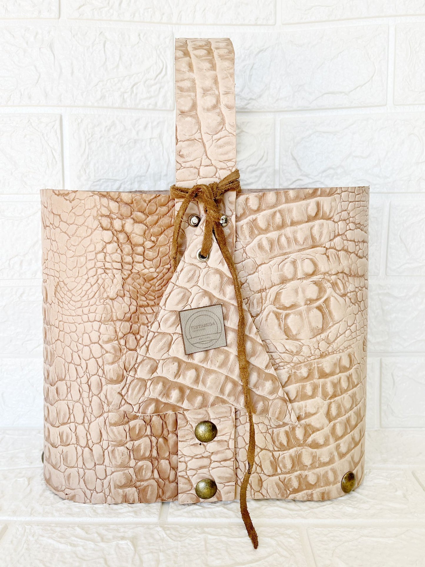 Matera de Cuero y Madera - TESTARUDA