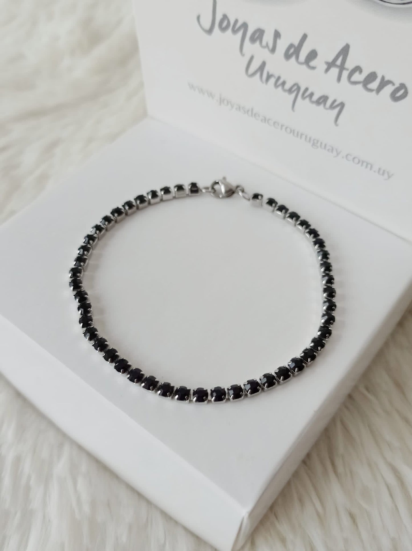 Pulsera de Acero Quirúrgico y Cristales Facetados