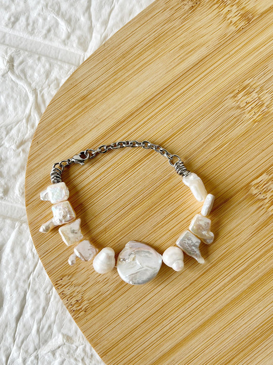 Pulsera de Acero Qurúrgico y Perla Barroca