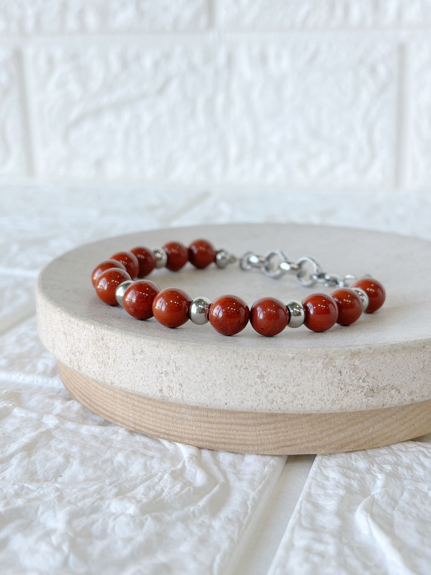 Pulsera de Acero Quirúrgico y Piedra Natural Jaspe Rojo