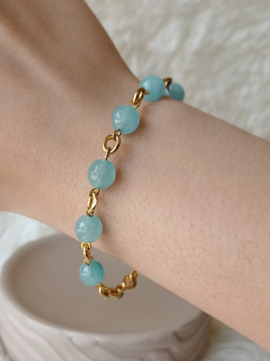 Pulsera de Piedras y Acero Dorado